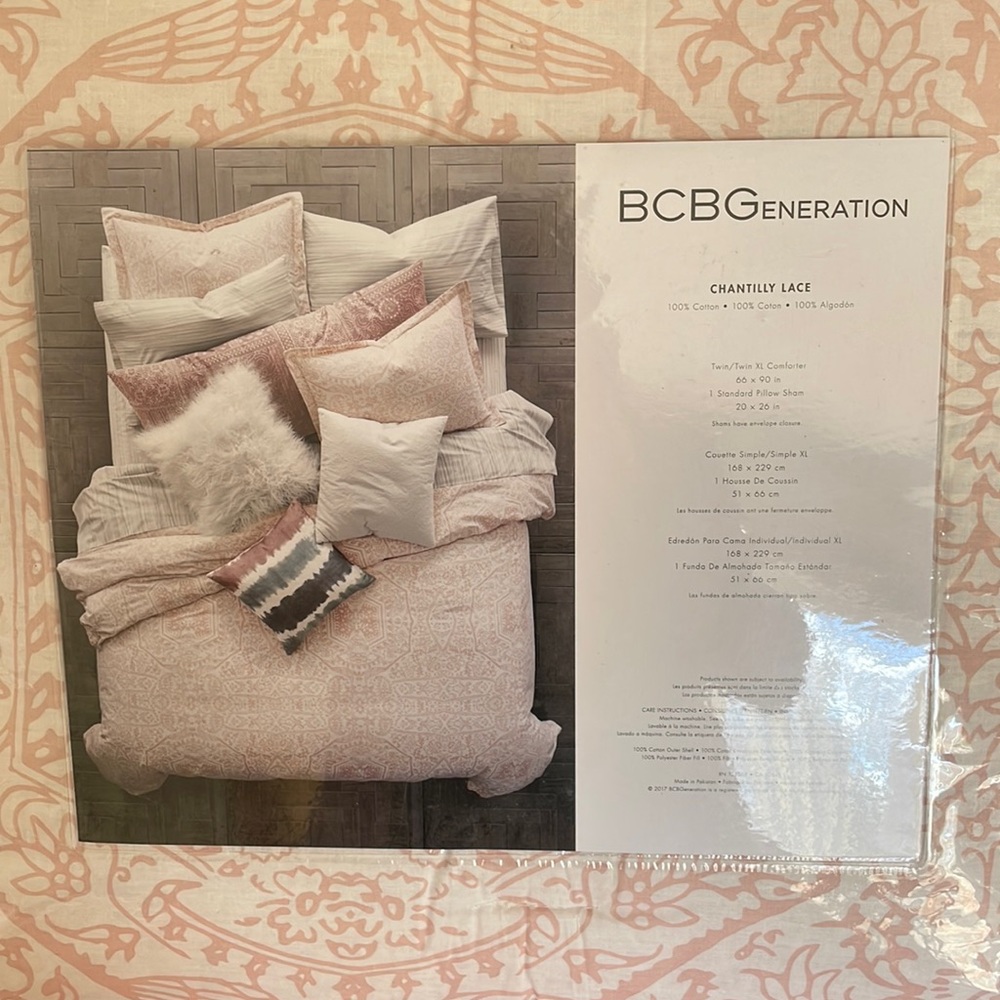 Lovely BCBG Twin XL 100 percent cotton Comforter. Chantilly Lace pattern.